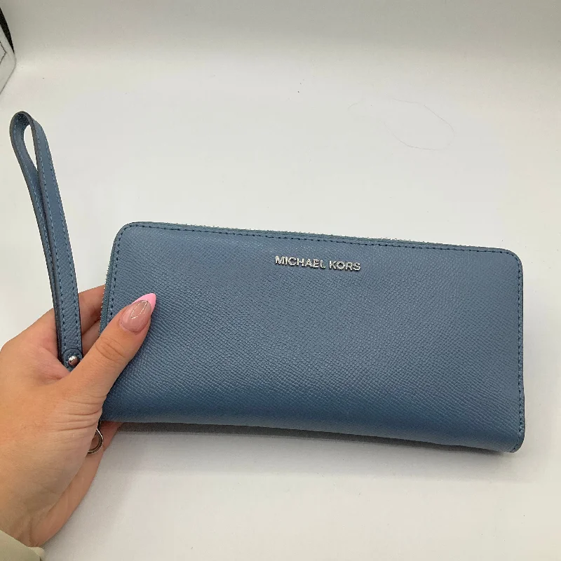 Wristlet Designer Michael Kors, Size Medium