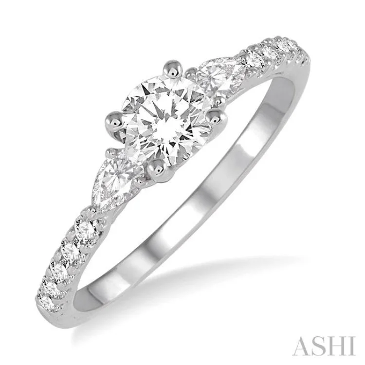 7/8 Ctw Diamond Engagement Ring with 1/2 Ct Round Cut Center Stone in 14K White Gold