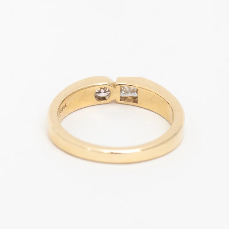 Princess Cut Diamond Dyad Signet Ring