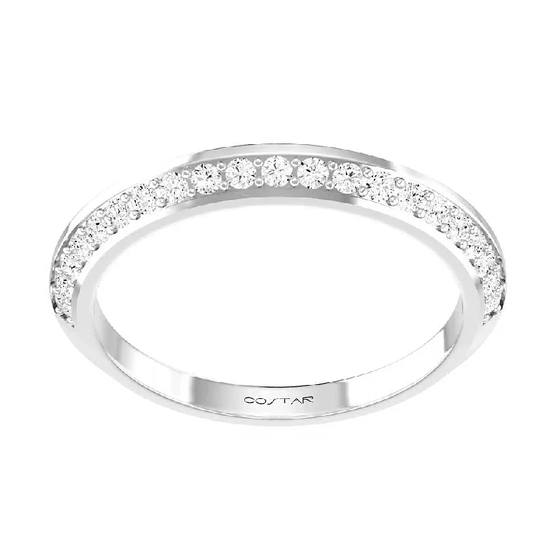 14Kt. White Gold 1/10 Ctdw Natural Round Diamond Beveled Edge Flat on one Side Band Size 6