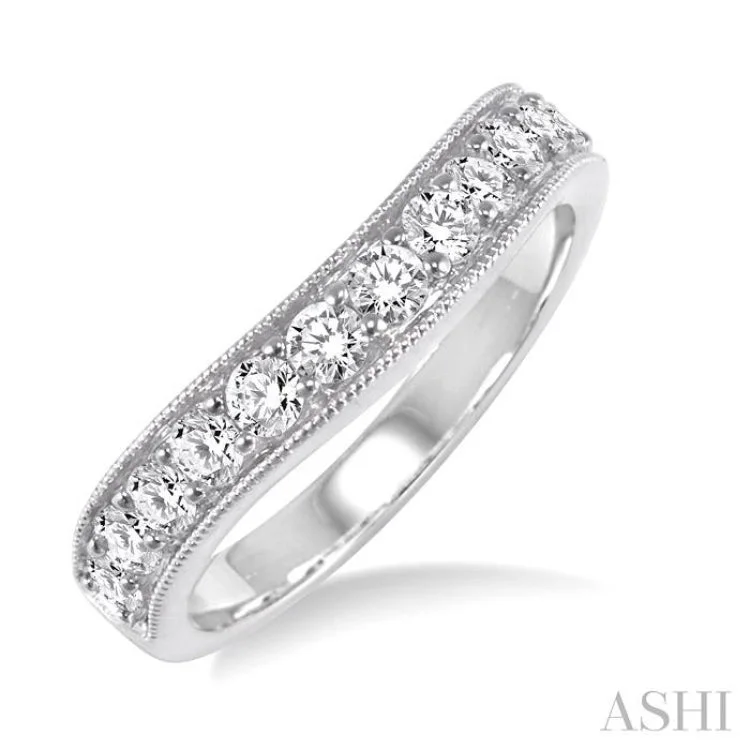 3/4 Ctw Round Cut Diamond 'V' Shape Band in 14K White Gold.