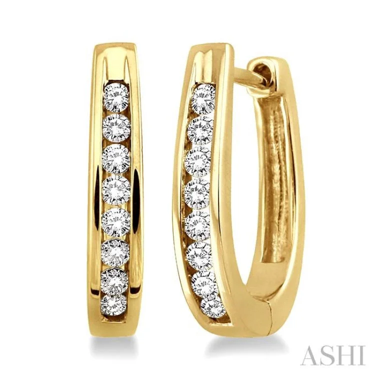 1/4 Ctw Round Cut Diamond Hoop Earrings in 14K Yellow Gold