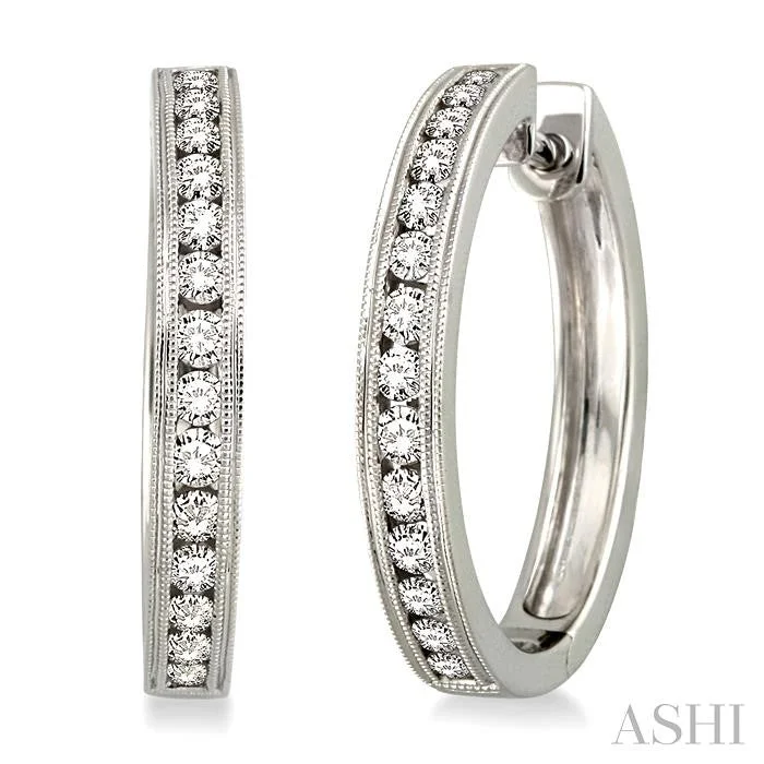 1/2 Ctw Round Cut Diamond Hoop Earrings in 14K White Gold