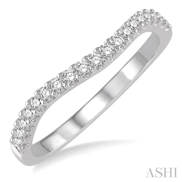 1/4 Ctw Round Cut Diamond Wedding Band in 14K White Gold