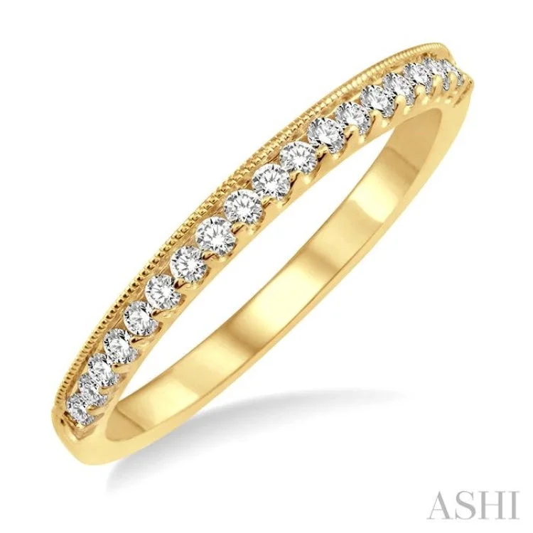 1/4 Ctw Round Cut Diamond Wedding Band in 14K Yellow Gold